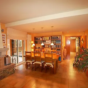 Hotel 105363) Casa En Con Internet, Aire Acondicionado, Aparcamiento, Jardin